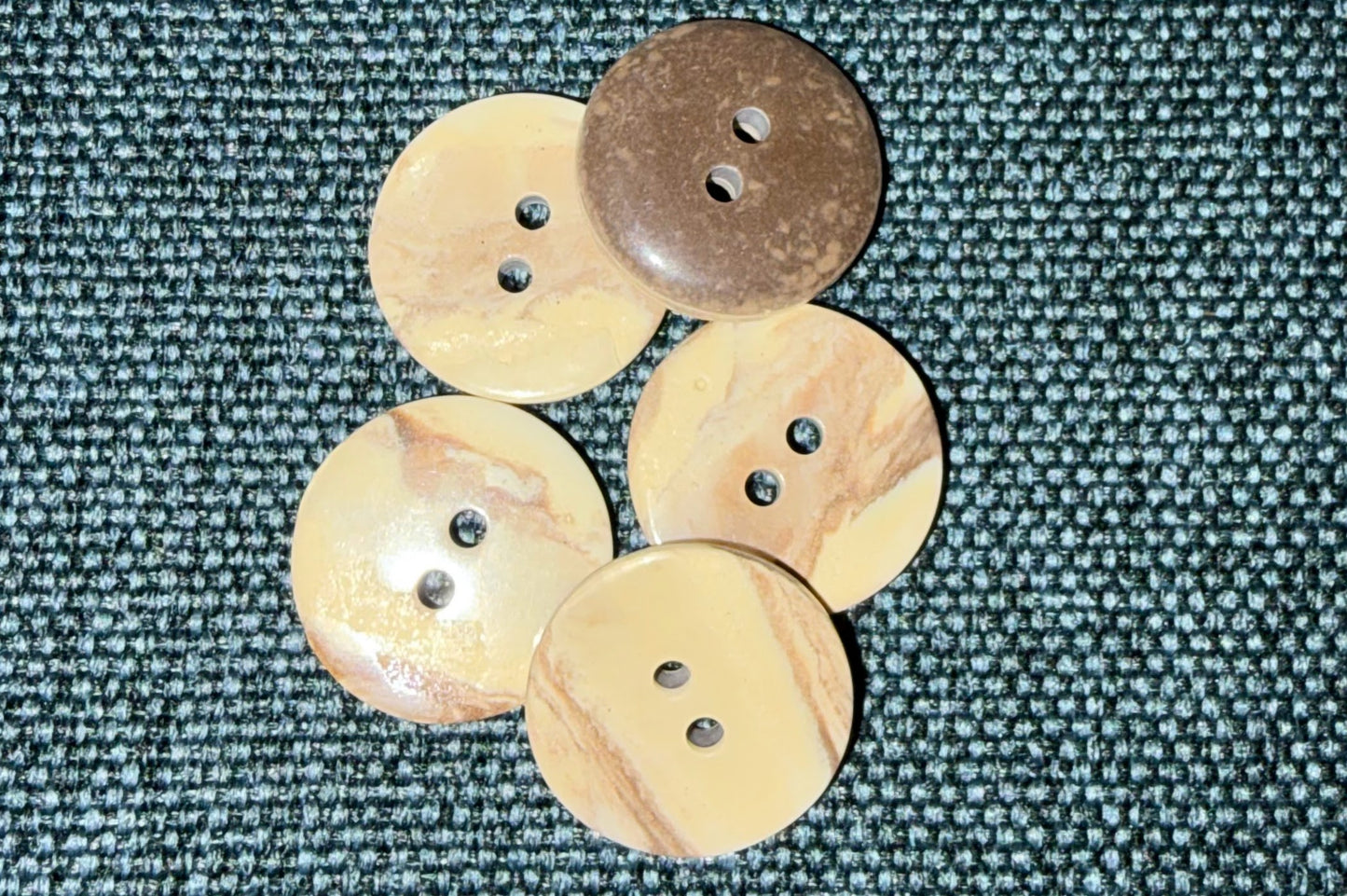 Marbled Button